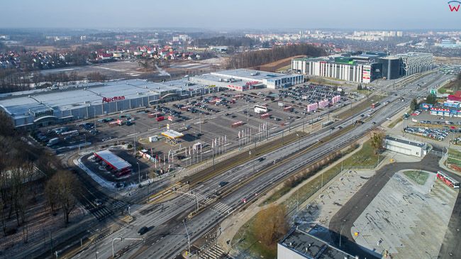 Olsztyn, lotnicza panorama miasta, centrum handlowe przy ul. Sikorskiego. EU, Pl, warm-maz. Lotnicze.